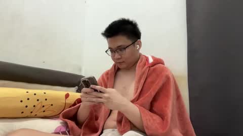 Snapshot of ratedepic17 chatting on December 2025 07:22:01 PM randomnaut online show from December 2025 07:22:01 PM