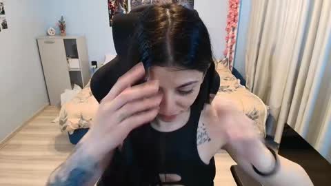 raven_haired_goddess online show from May 2026 07:04:01 AM