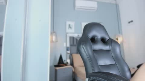 Snapshot of raven_jade_ chatting on November 2025 07:16:02 PM raven_jade_ online show from November 2025 07:16:02 PM