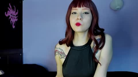 Snapshot of raven_lips chatting on May 2026 10:05:01 PM raven_lips online show from May 2026 10:05:01 PM