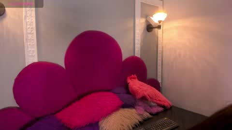 Snapshot of raven_loove chatting on May 2026 08:36:01 PM raven_loove online show from May 2026 08:36:01 PM