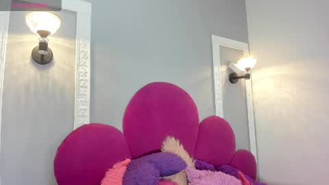 Snapshot of raven_loove chatting on May 2026 08:16:02 PM raven_loove online show from May 2026 08:16:02 PM