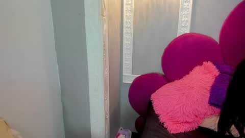 Snapshot of raven_loove chatting on June 2026 06:30:01 PM raven_loove online show from June 2026 06:30:01 PM