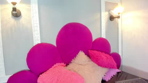 Snapshot of raven_loove chatting on June 2026 06:17:02 PM raven_loove online show from June 2026 06:17:02 PM