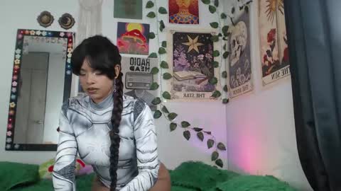 raven  online show from November 2025 10:41:01 PM