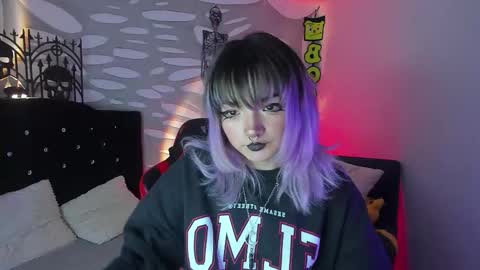 Snapshot of ravencollen chatting on October 2025 12:28:01 PM ravencollen online show from October 2025 12:28:01 PM