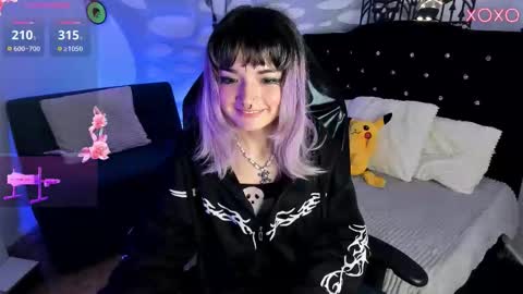 Snapshot of ravencollen chatting on October 2025 02:12:01 AM ravencollen online show from October 2025 02:12:01 AM