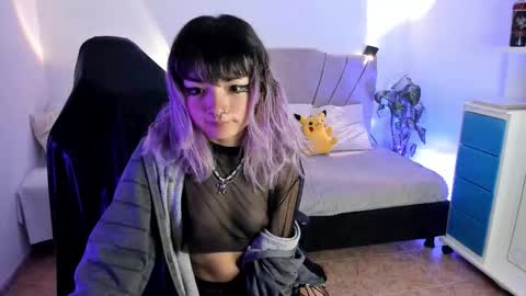 Snapshot of ravencollen chatting on November 2025 12:39:02 PM ravencollen online show from November 2025 12:39:02 PM