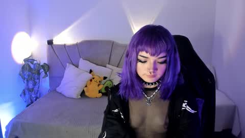 Snapshot of ravencollen chatting on November 2025 12:31:02 PM ravencollen online show from November 2025 12:31:02 PM