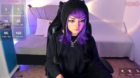 Snapshot of ravencollen chatting on November 2025 01:54:02 PM ravencollen online show from November 2025 01:54:02 PM