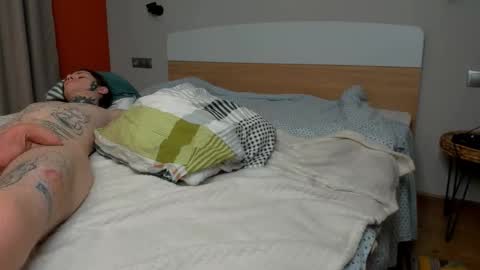 Raveneusbiter online show from December 2025 07:18:01 PM