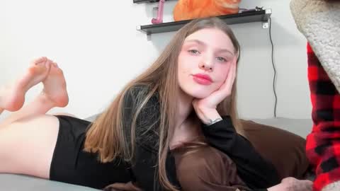 Snapshot of raveneusbiter chatting on February 2026 07:49:01 AM Raveneusbiter online show from February 2026 07:49:01 AM