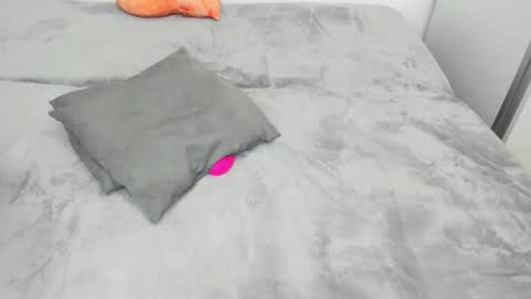 Snapshot of raveneusbiter chatting on March 2026 11:33:01 PM Raveneusbiter online show from March 2026 11:33:01 PM