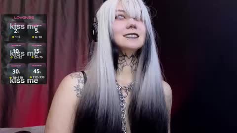 Snapshot of ravens_nest_ chatting on October 2025 11:22:02 AM Raven online show from October 2025 11:22:02 AM