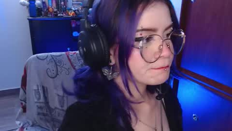 Snapshot of raventh_ chatting on October 2025 02:40:01 PM raventh_ online show from October 2025 02:40:01 PM