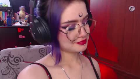 Snapshot of raventh_ chatting on October 2025 02:42:02 PM raventh_ online show from October 2025 02:42:02 PM