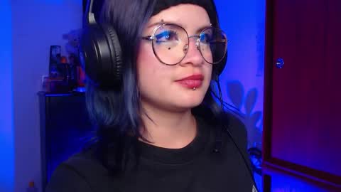 Snapshot of raventh_ chatting on December 2025 03:02:02 AM raventh_ online show from December 2025 03:02:02 AM