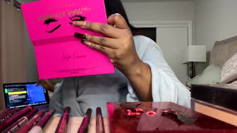 raventhebigbodybitch online show from January 2025 01:05:01 PM