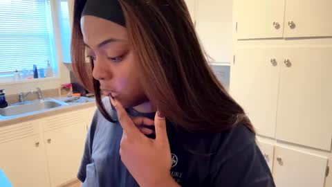 raventhebigbodybitch online show from January 2025 12:48:02 PM