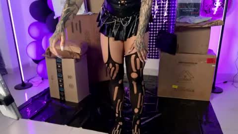Raven Witch online show from April 2026 06:47:01 PM
