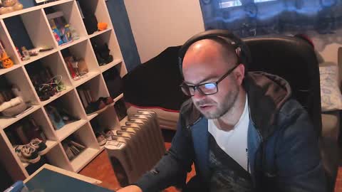 ravingr3d3 online show from February 2025 09:11:01 AM