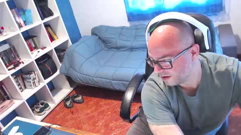 ravingr3d3 online show from April 2026 10:02:01 AM