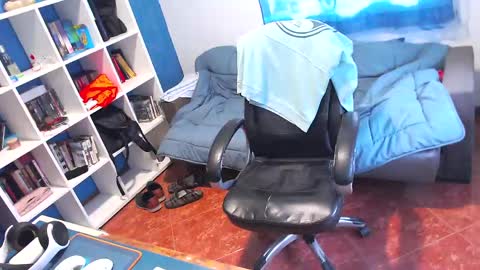 ravingr3d3 online show from May 2026 09:36:02 AM