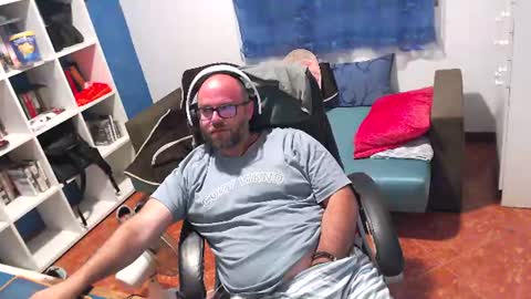 ravingr3d3 online show from June 2026 11:57:01 PM