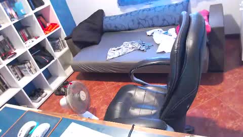 ravingr3d3 online show from June 2026 10:51:01 AM