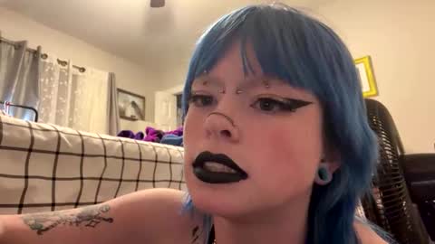 Snapshot of ravyn_xoxo chatting on November 2025 06:52:01 PM Ravynn 3 online show from November 2025 06:52:01 PM