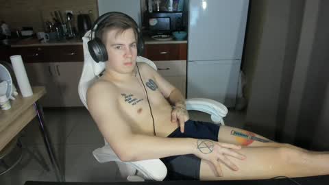 Snapshot of ray_hill chatting on December 2024 10:09:02 PM Ray online show from December 2024 10:09:02 PM