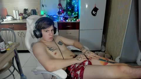 Snapshot of ray_hill chatting on December 2024 09:17:01 PM Ray online show from December 2024 09:17:01 PM