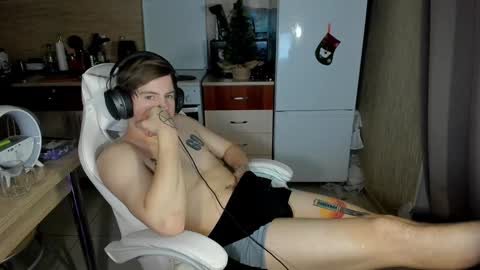 Snapshot of ray_hill chatting on December 2024 04:29:02 PM Ray online show from December 2024 04:29:02 PM