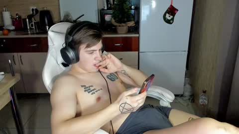 Snapshot of ray_hill chatting on January 2025 10:13:01 PM Ray online show from January 2025 10:13:01 PM