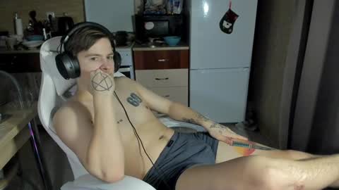 Snapshot of ray_hill chatting on January 2025 05:20:01 PM Ray online show from January 2025 05:20:01 PM