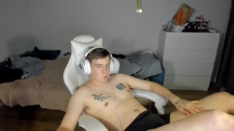 Snapshot of ray_hill chatting on September 2025 07:46:02 PM Ray online show from September 2025 07:46:02 PM