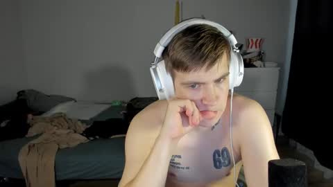 Snapshot of ray_hill chatting on September 2025 02:41:01 PM Ray online show from September 2025 02:41:01 PM