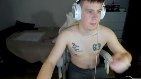 Snapshot of ray_hill chatting on October 2025 02:18:01 AM Ray online show from October 2025 02:18:01 AM