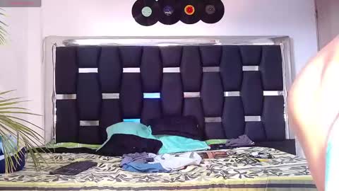 Snapshot of raydevil_ chatting on January 2025 04:54:01 PM Rayn online show from January 2025 04:54:01 PM