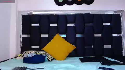 Snapshot of raydevil_ chatting on February 2025 05:19:02 PM Rayn online show from February 2025 05:19:02 PM