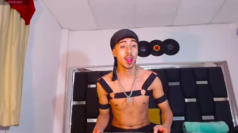 Snapshot of raydevil_ chatting on February 2025 02:55:02 PM Rayn online show from February 2025 02:55:02 PM