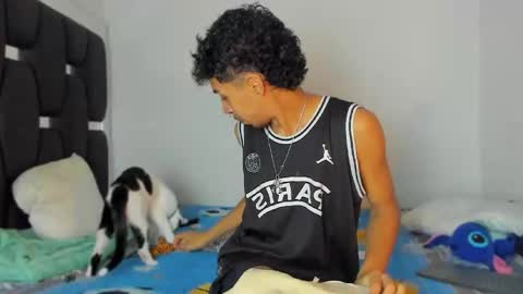 Snapshot of raydevil_ chatting on November 2025 02:07:02 PM Rayn online show from November 2025 02:07:02 PM