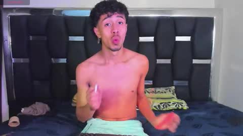 Snapshot of raydevil_ chatting on February 2026 10:32:02 PM Rayn online show from February 2026 10:32:02 PM