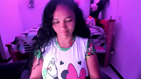 Danna online show from November 2025 10:51:01 PM