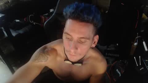 Snapshot of rayzel31 chatting on December 2025 02:45:02 PM Rayzel online show from December 2025 02:45:02 PM