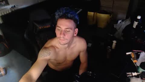 Snapshot of rayzel31 chatting on December 2025 05:17:01 PM Rayzel online show from December 2025 05:17:01 PM