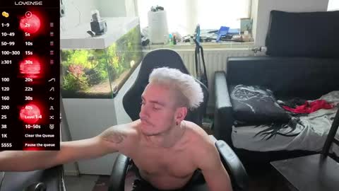 Rayzel online show from April 2026 04:49:01 PM