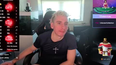 Snapshot of rayzel_white chatting on June 2026 03:14:02 PM Rayzel White online show from June 2026 03:14:02 PM