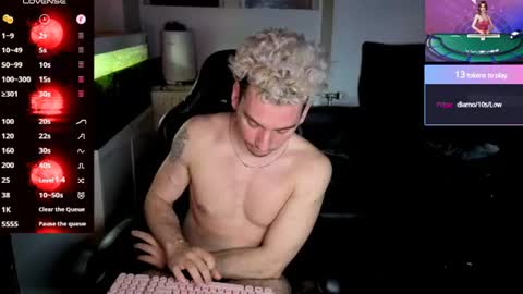 Snapshot of rayzel_white chatting on July 2026 01:02:02 AM Rayzel White online show from July 2026 01:02:02 AM