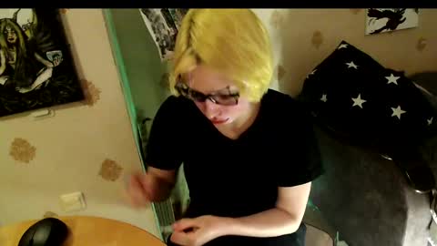 Snapshot of raziel_haze chatting on April 2026 08:35:02 PM Yrriel Strife Candy-Demon Caveboy mr. Cringe online show from April 2026 08:35:02 PM